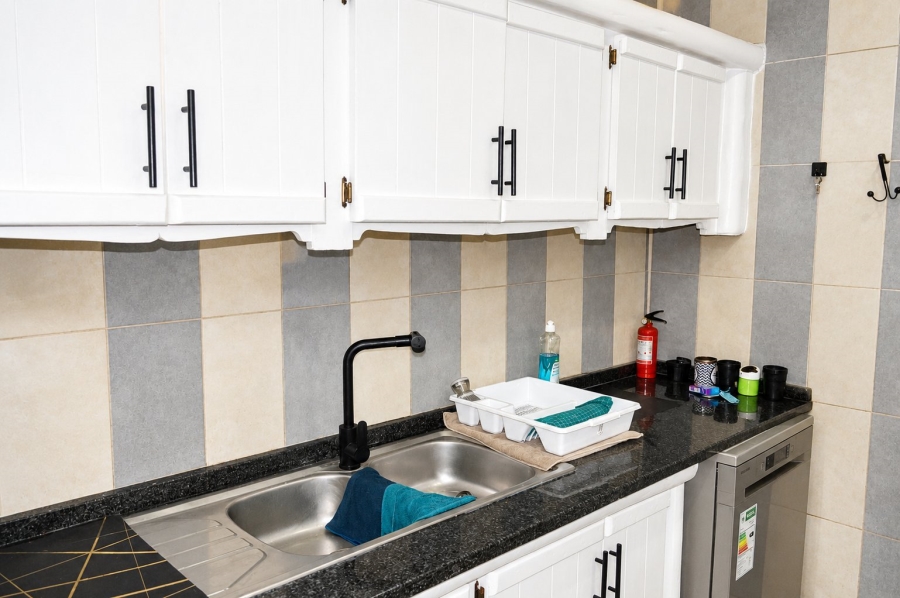 5 Bedroom Property for Sale in Wilkoppies North West